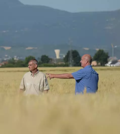 Visuel Des agriculteurs au service des agriculteurs